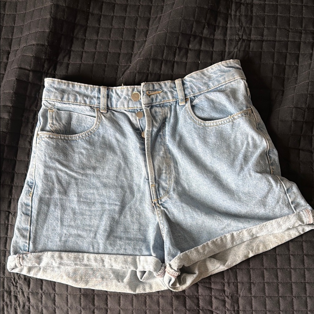 Blue Jean Shorts with Cuffed Hems and Vintage Look